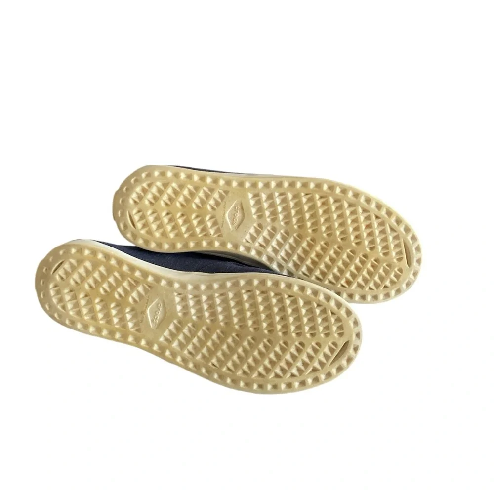 CROCS comfort normcore